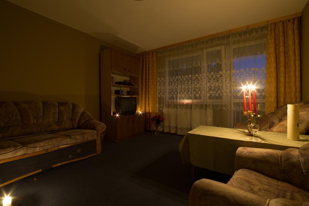 Apartament Zakopane Utrzymany W Stylu Goralskiej Chaty الغرفة الصورة